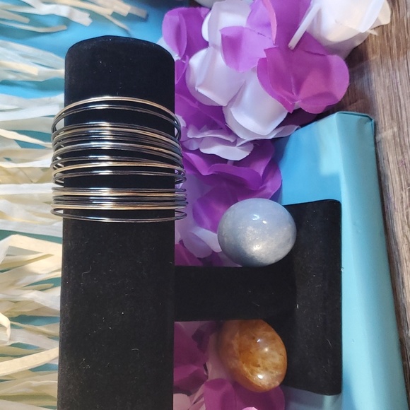 Multilayer bangle cuffed bracelet. Multi toned. - Picture 1 of 6